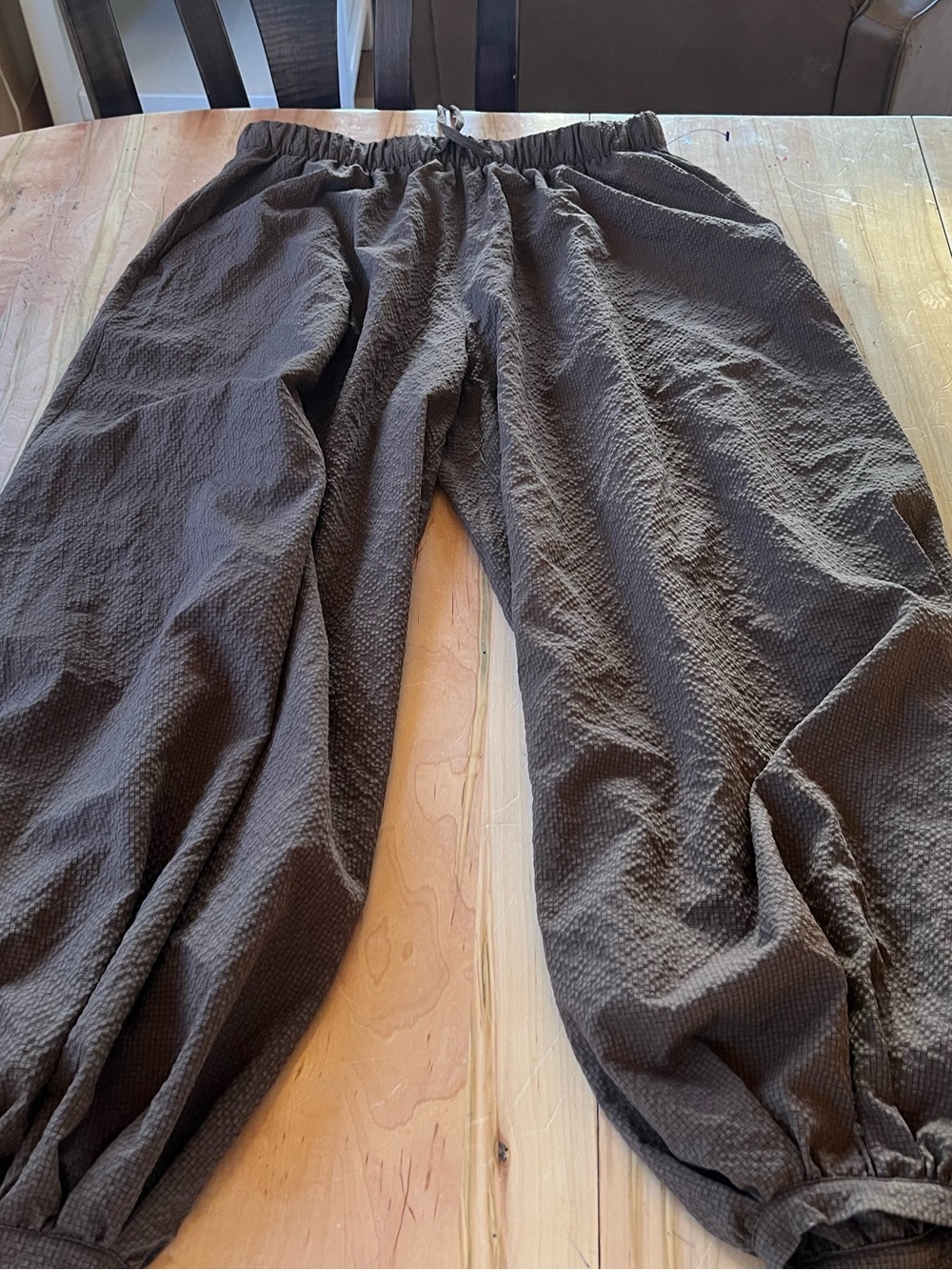 a new day Men's Textured Drawstring Joggers - Brown